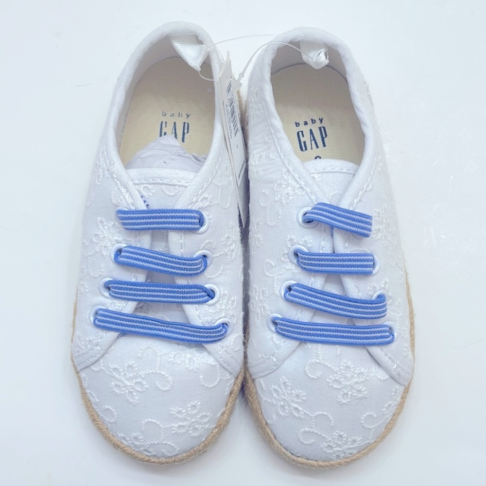 NWT Gap Kids Eyelet Espadrille Sneakers, Size 9 - Picture 2 of 8